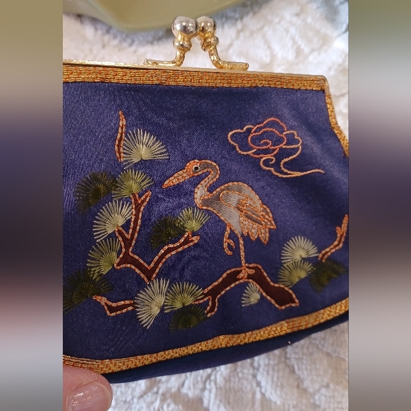 Embroidered Vintage Kiss Lock Coin Purse - Picture 2 of 7